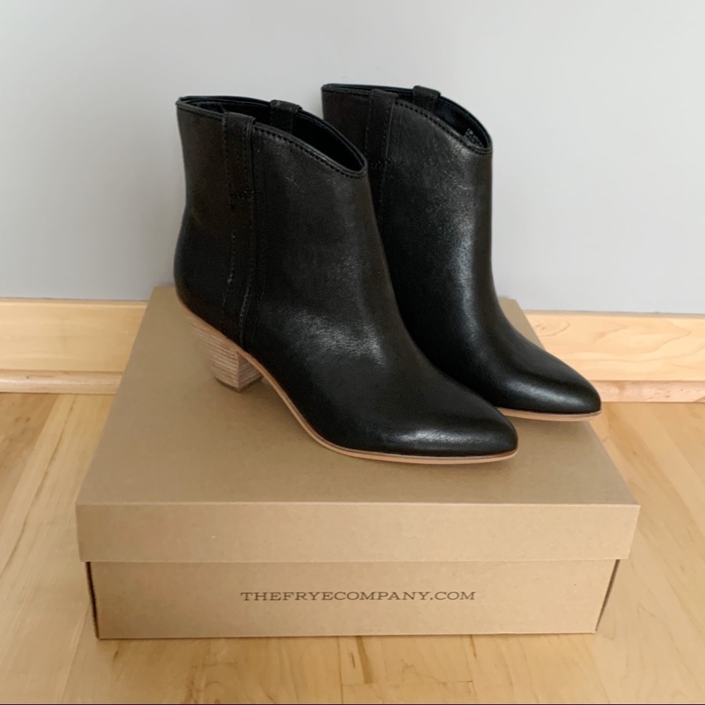 NWT Black Frye Maley Ankle Boots